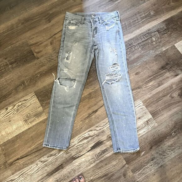 Abercrombie & Fitch Light Wash Boyfriend Straight Leg Jeans Size 00R - Picture 1 of 7